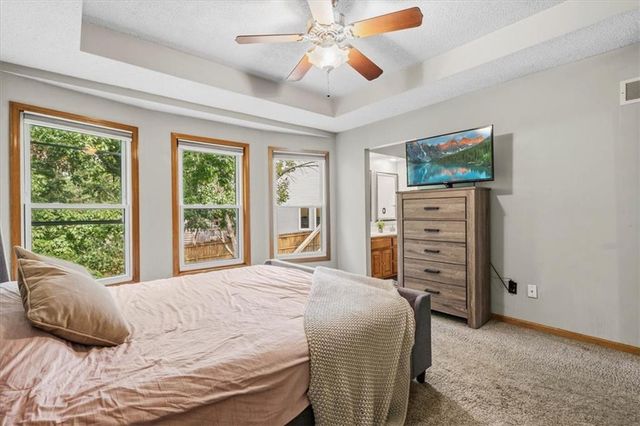 22012 W 48th Street, Shawnee, KS 66226