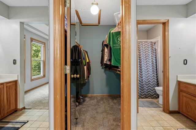 22012 W 48th Street, Shawnee, KS 66226