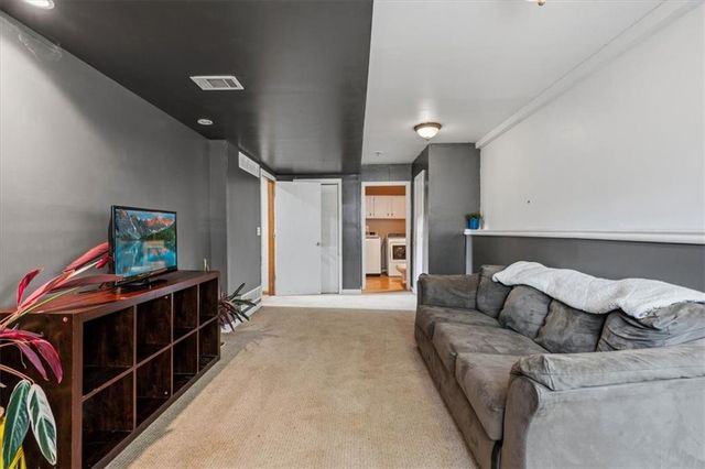 22012 W 48th Street, Shawnee, KS 66226