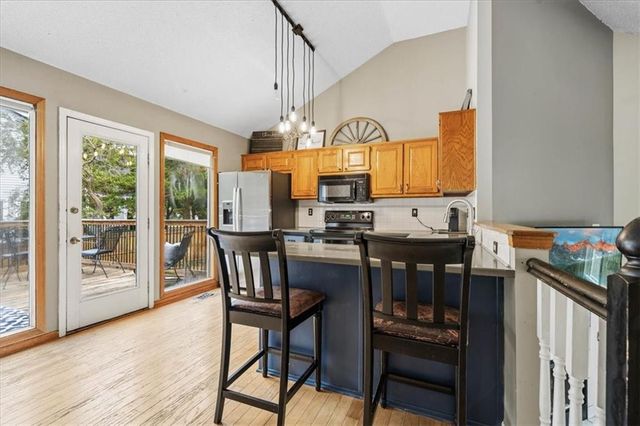 22012 W 48th Street, Shawnee, KS 66226