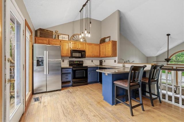 22012 W 48th Street, Shawnee, KS 66226