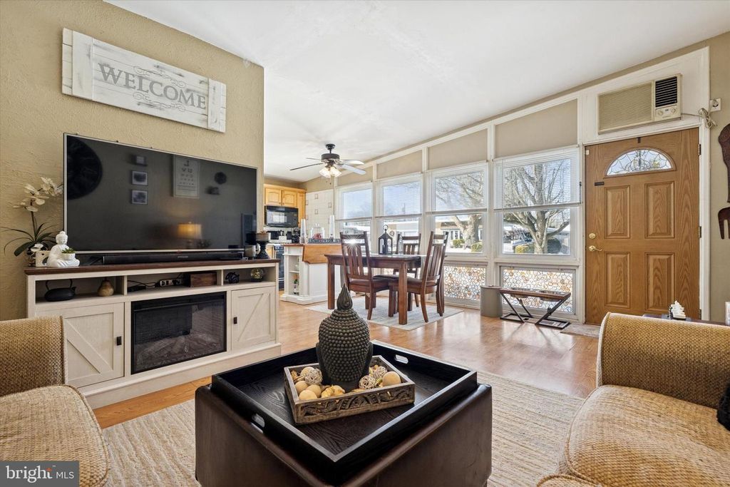 Image 1 of property listing at 9333 RISING SUN AVE, Philadelphia, PA 19115