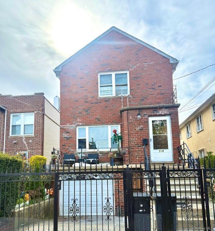 2719 Hering Avenue, Bronx, NY 10469 — exterior