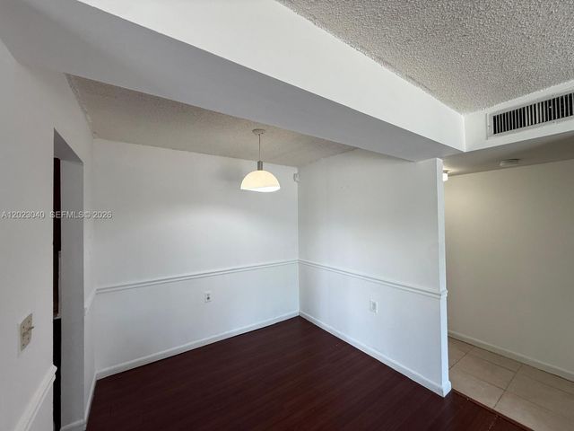 6975 NW 179th St 204, Hialeah, FL 33015
