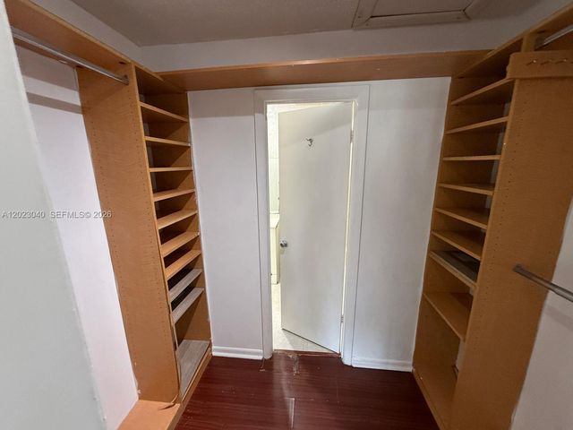6975 NW 179th St 204, Hialeah, FL 33015