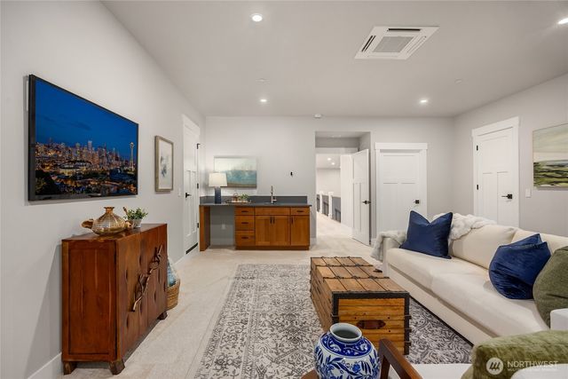 7535 NE West Port Madison Road, Bainbridge Island, WA 98110