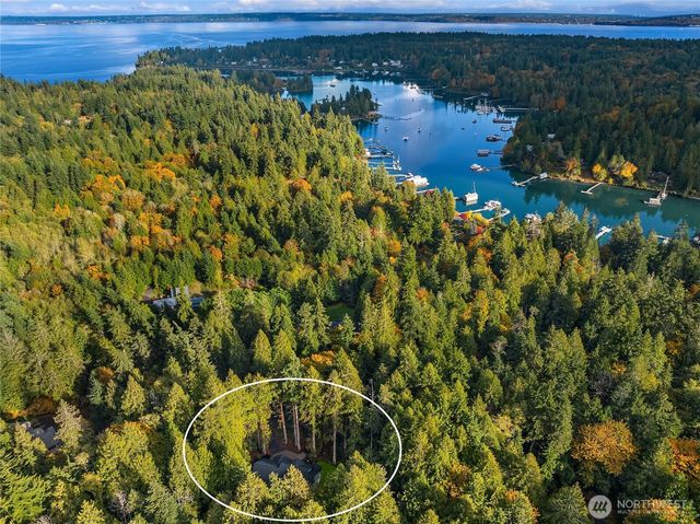 7535 NE West Port Madison Road, Bainbridge Island, WA 98110