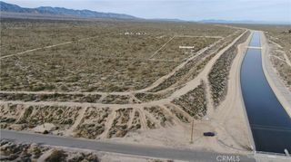 26000 Avenue W, Llano, CA 93544