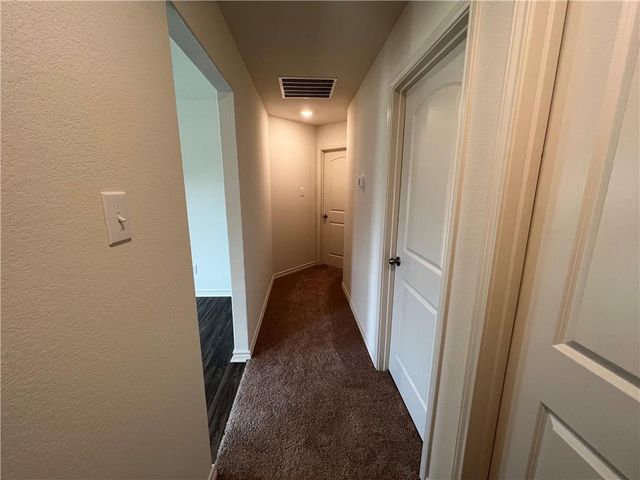 364 Crescent Park DR, Jarrell, TX 76537