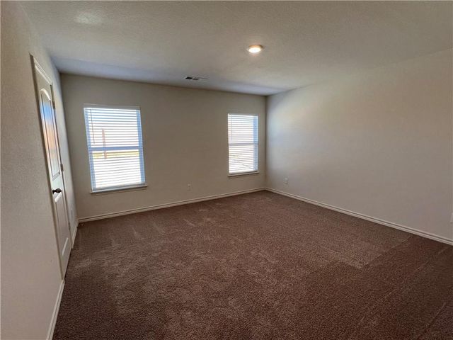 364 Crescent Park DR, Jarrell, TX 76537