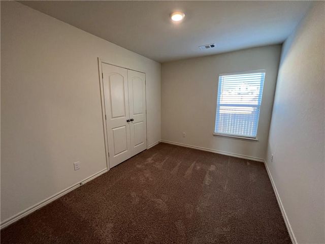 364 Crescent Park DR, Jarrell, TX 76537