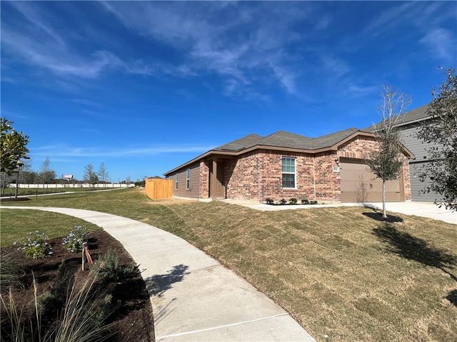 364 Crescent Park DR, Jarrell, TX 76537