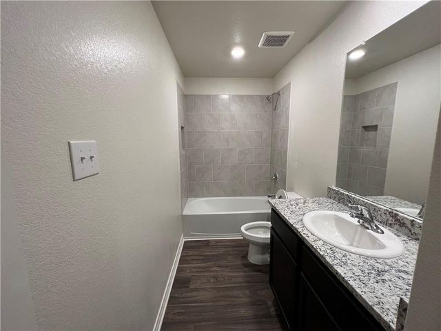 364 Crescent Park DR, Jarrell, TX 76537