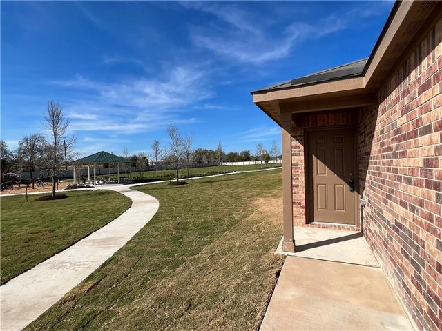 364 Crescent Park DR, Jarrell, TX 76537