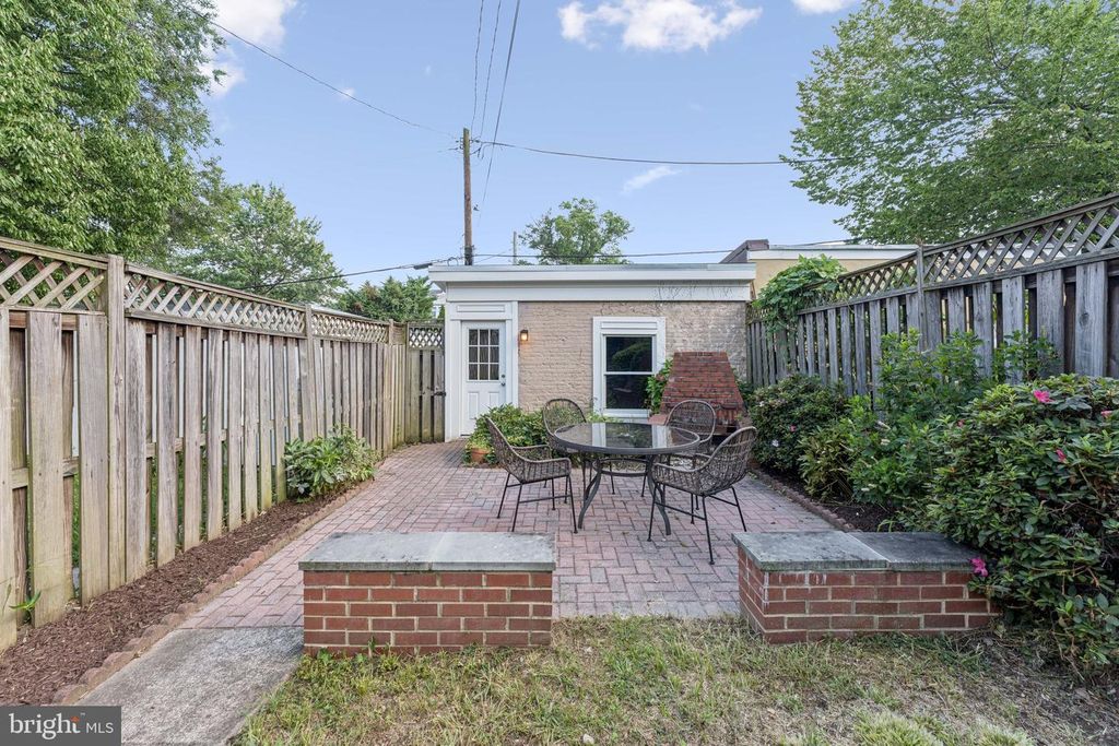 1412 DECATUR ST NW, Washington, DC 20011