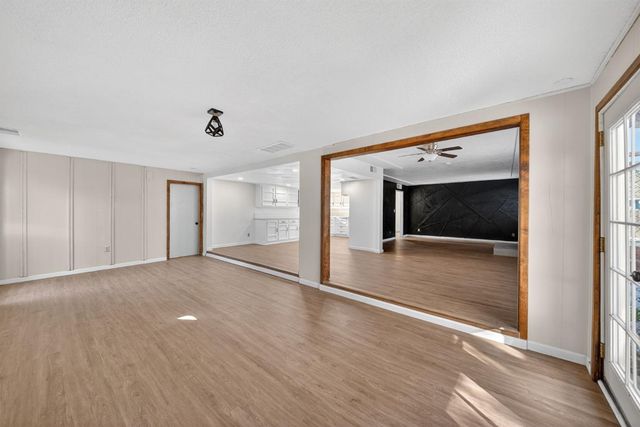 5675 E Ashlan Avenue, Fresno, CA 93727