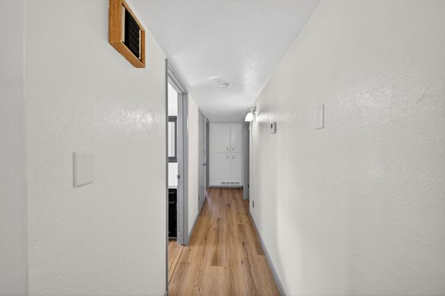 5675 E Ashlan Avenue, Fresno, CA 93727