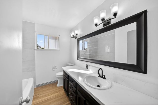 5675 E Ashlan Avenue, Fresno, CA 93727