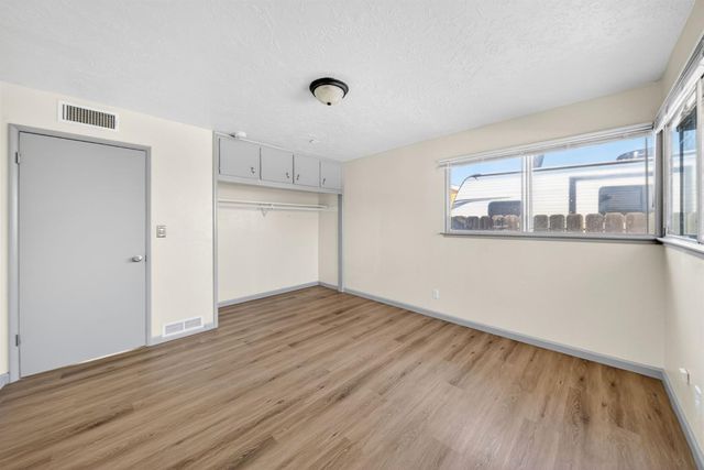 5675 E Ashlan Avenue, Fresno, CA 93727