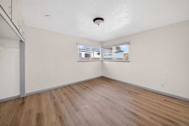 5675 E Ashlan Avenue, Fresno, CA 93727