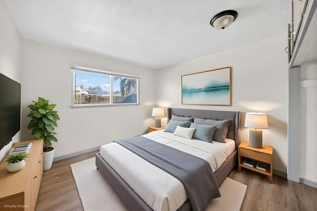 5675 E Ashlan Avenue, Fresno, CA 93727