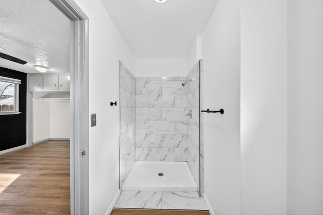 5675 E Ashlan Avenue, Fresno, CA 93727