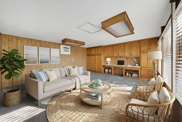 5675 E Ashlan Avenue, Fresno, CA 93727