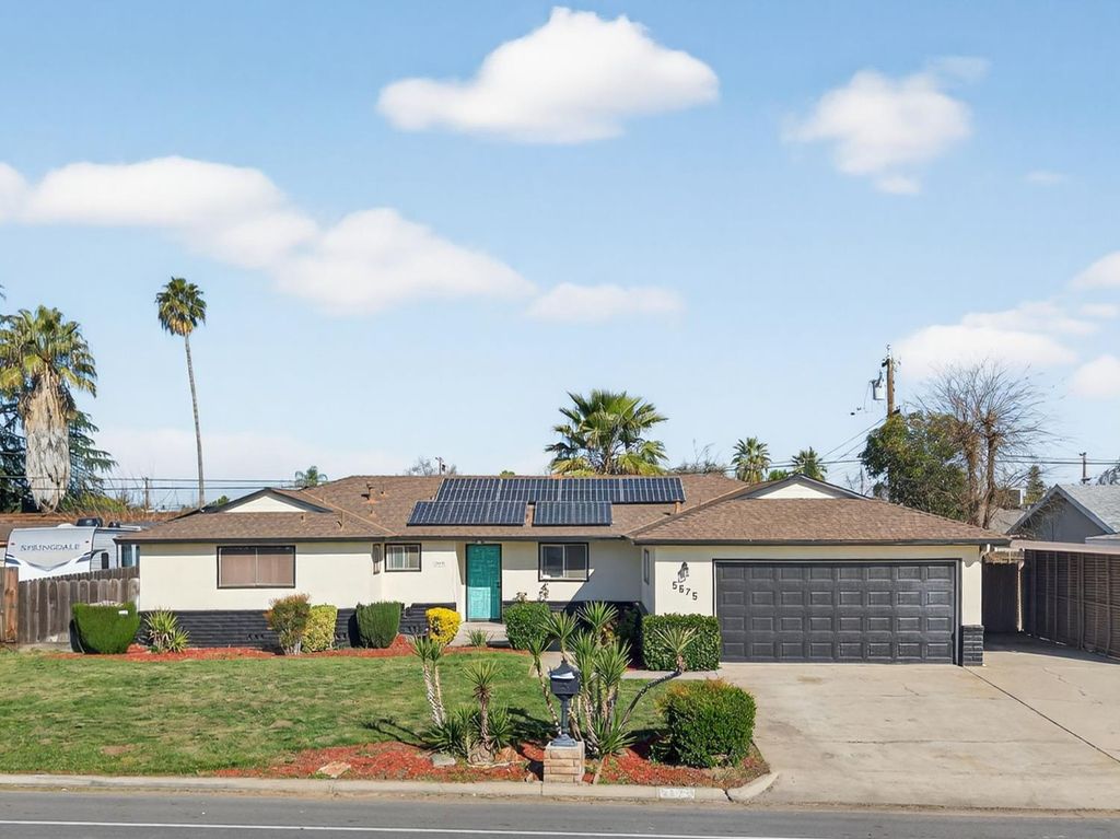 Image 1 of property listing at 5675 E Ashlan Avenue, Fresno, CA 93727