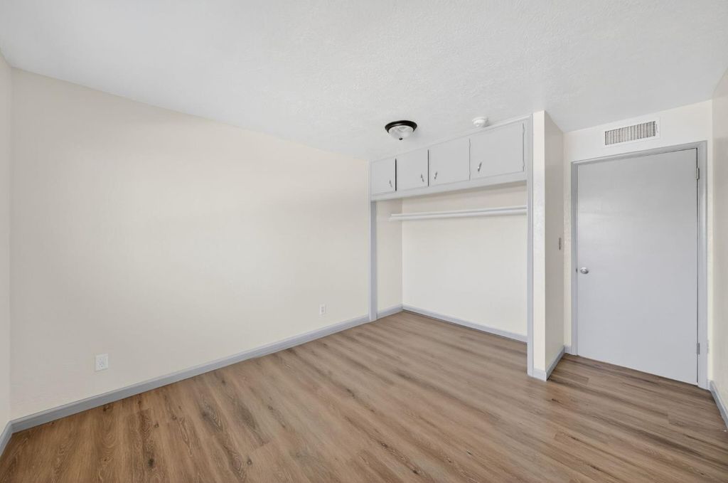 Image 17 of property listing at 5675 E Ashlan Avenue, Fresno, CA 93727