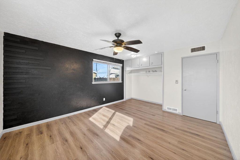 Image 20 of property listing at 5675 E Ashlan Avenue, Fresno, CA 93727