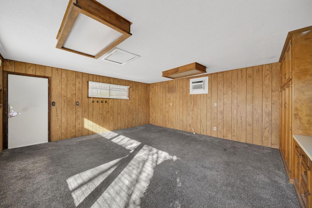 Image 28 of property listing at 5675 E Ashlan Avenue, Fresno, CA 93727