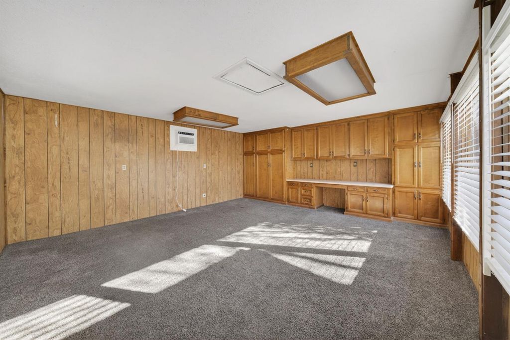 Image 31 of property listing at 5675 E Ashlan Avenue, Fresno, CA 93727