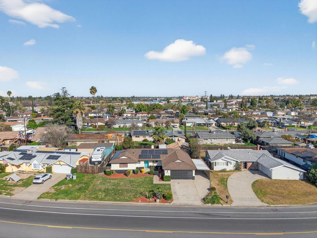 Image 43 of property listing at 5675 E Ashlan Avenue, Fresno, CA 93727