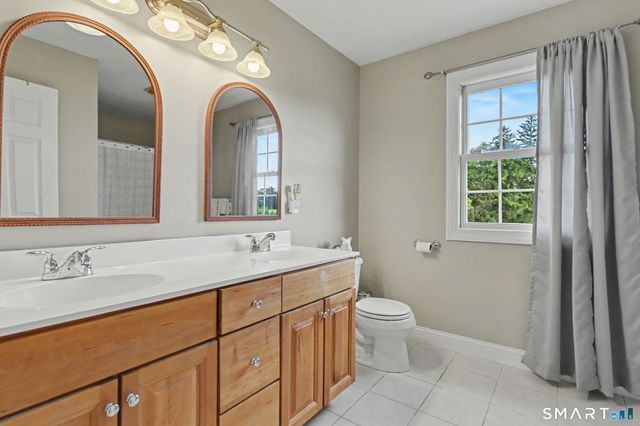 1 Jensen Farm Road, Oxford, CT 06478