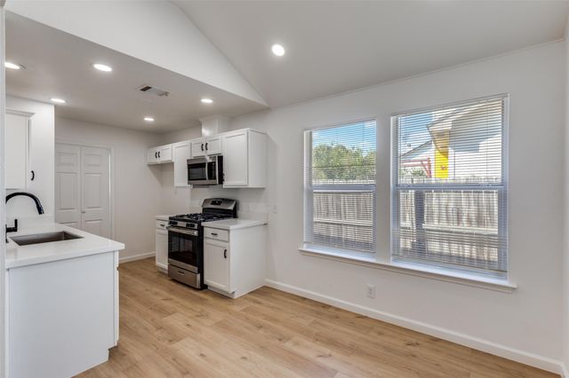 7204 Kellner CV, Del Valle, TX 78617