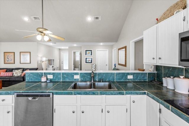 970 Gulfview Drive, Crystal Beach, TX 77650