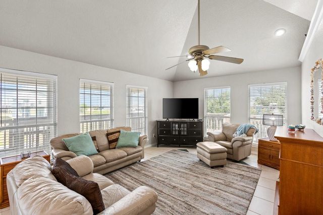 970 Gulfview Drive, Crystal Beach, TX 77650