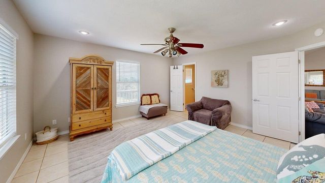 970 Gulfview Drive, Crystal Beach, TX 77650