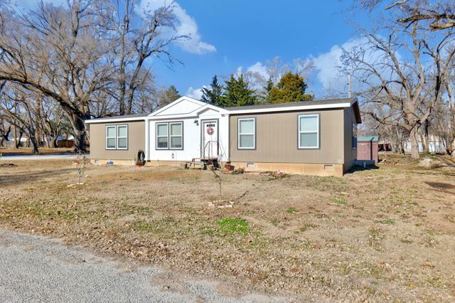 216 W Vine St, Leon, KS 67074