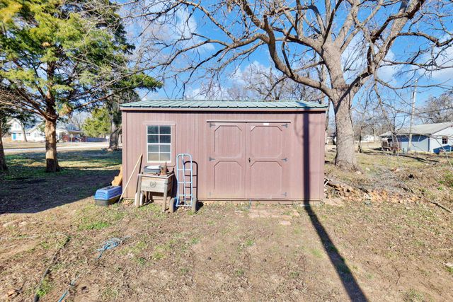 216 W Vine St, Leon, KS 67074