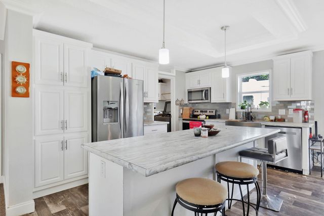 216 W Vine St, Leon, KS 67074