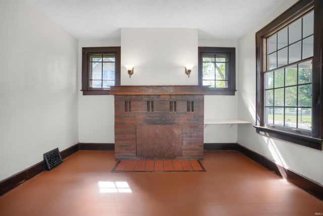 813 Jefferson Avenue, Evansville, IN 47713