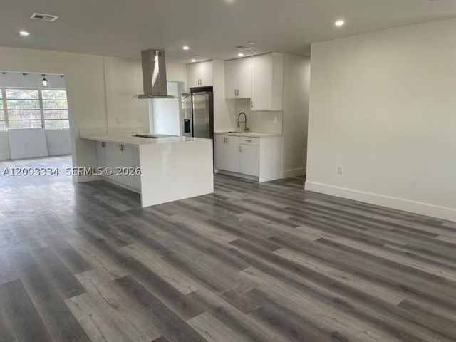 9635 SW 45th Ter, Miami, FL 33165