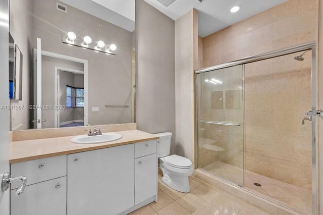 19900 E Country Club Dr 116, Aventura, FL 33180