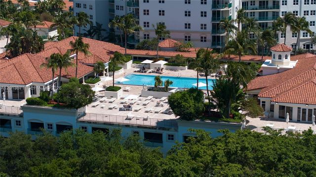 19900 E Country Club Dr 116, Aventura, FL 33180