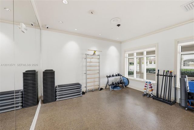 19900 E Country Club Dr 116, Aventura, FL 33180