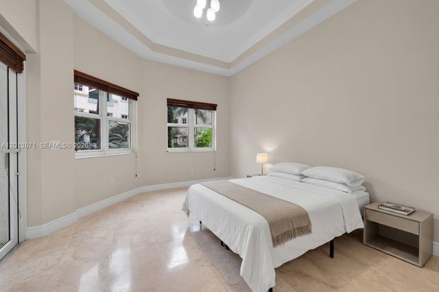 19900 E Country Club Dr 116, Aventura, FL 33180