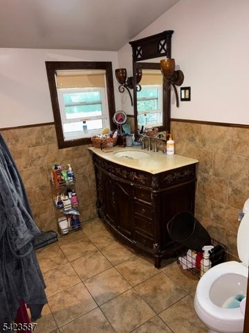 113 Vine St, Roselle Boro, NJ 07203