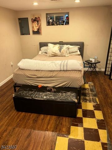 113 Vine St, Roselle Boro, NJ 07203