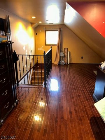 113 Vine St, Roselle Boro, NJ 07203
